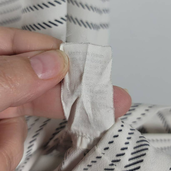 Cabi Madeline Top Blouse Size S Crew Neck Sleeveless Striped White Black - Picture 7 of 9